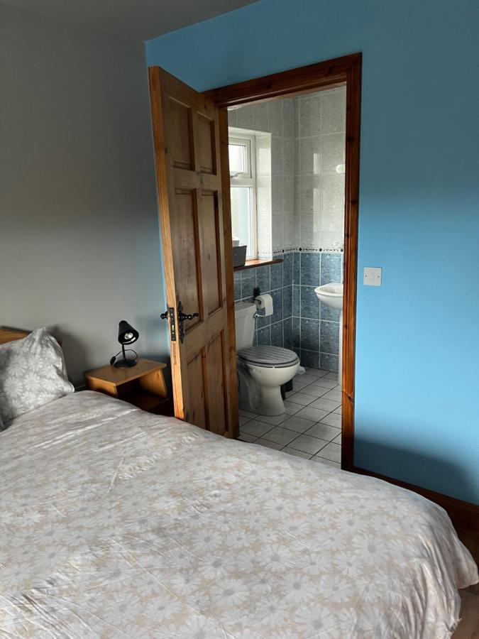 Douglasha House V93rx64
