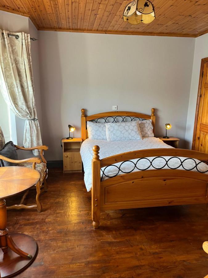 Douglasha House V93rx64