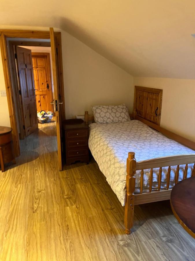 Douglasha House V93rx64