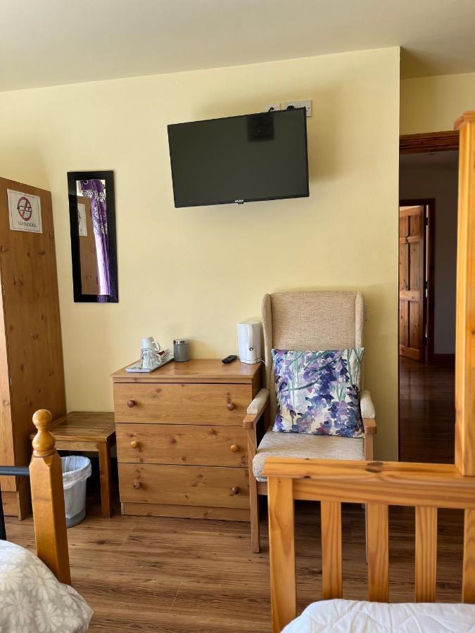 Douglasha House V93rx64