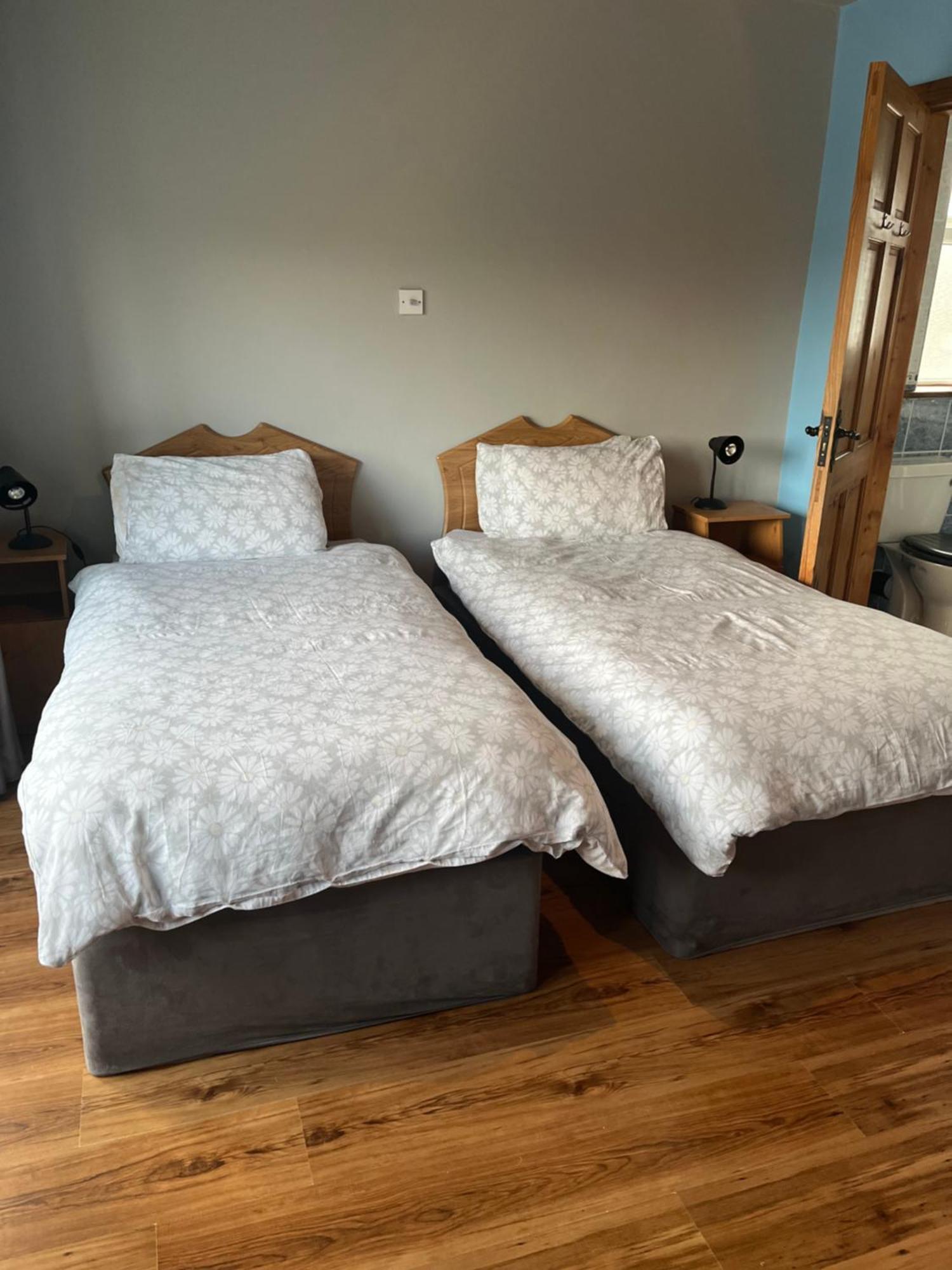 Douglasha House V93rx64 Fossa